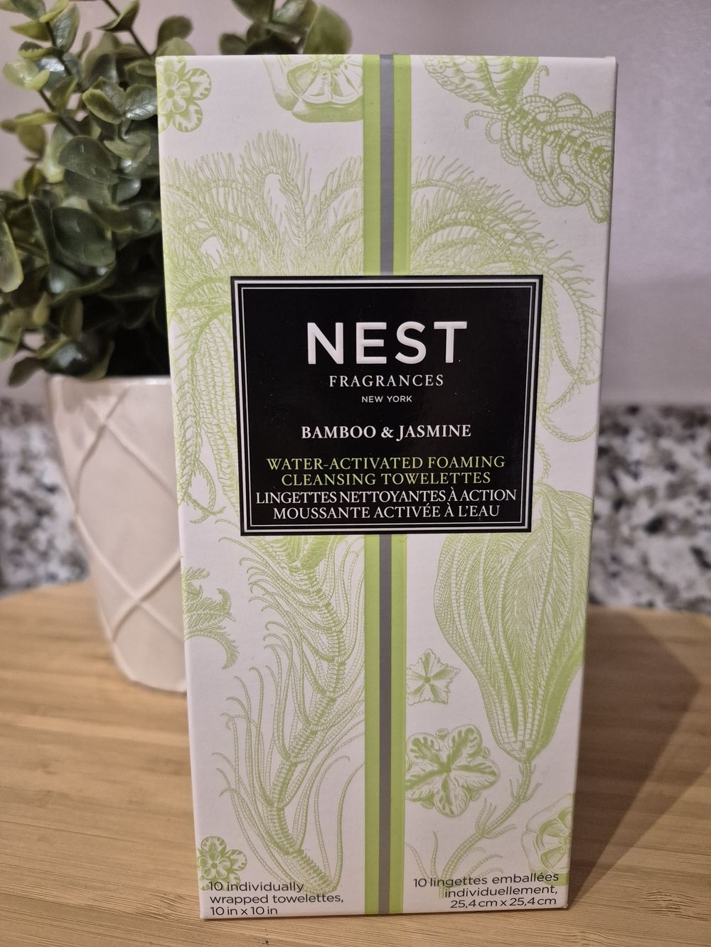 NEST Fragrances Bamboo & Jasmine Cleansing Towelettes